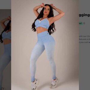 Fitnessee Cloud Bra and Leggings Set – Light Blue